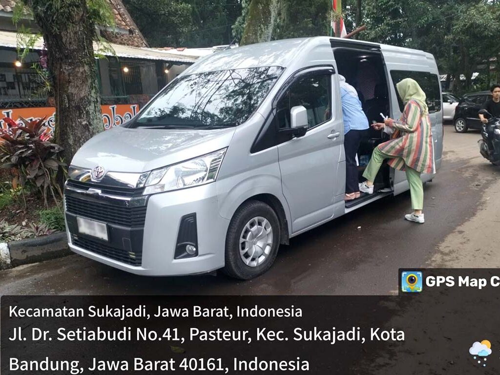 Sewa Hiace Tangerang Selatan
