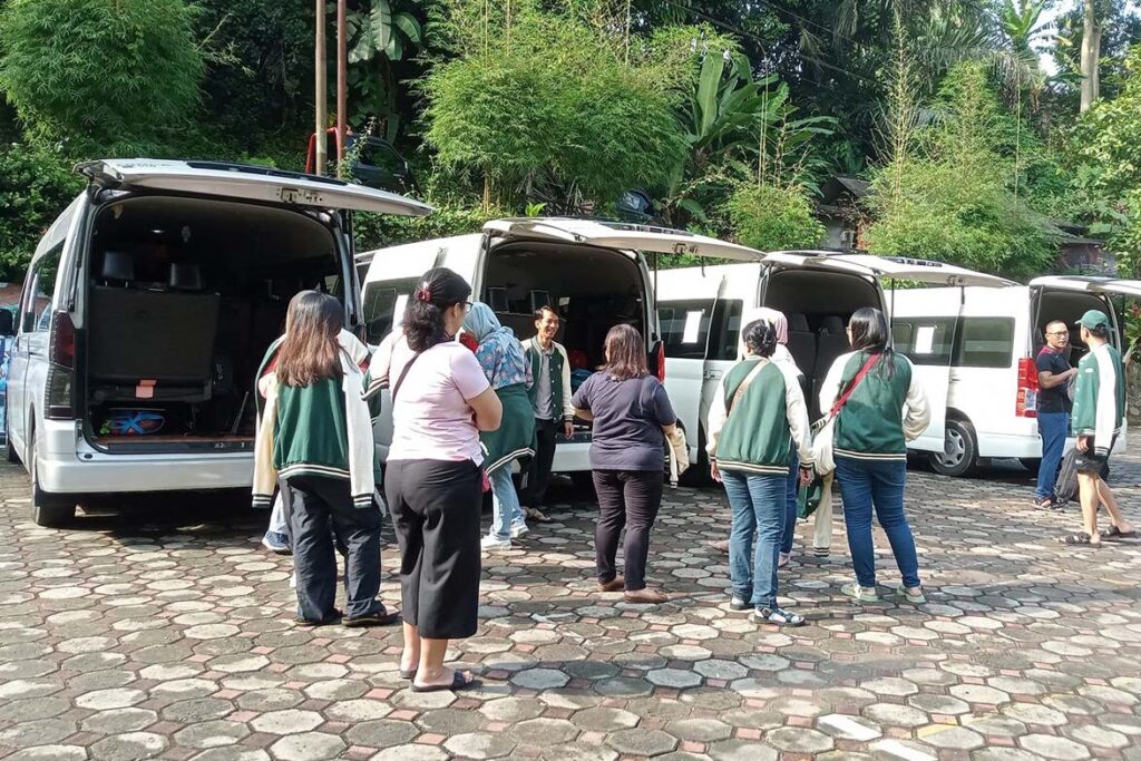 Hiace Wisata Trans