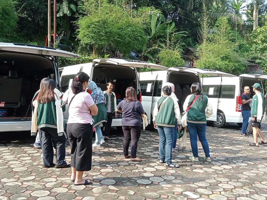 Sewa Toyota Hiace Banjarwangi