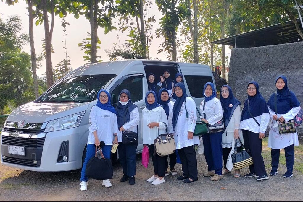 Hiace Wisata Trans