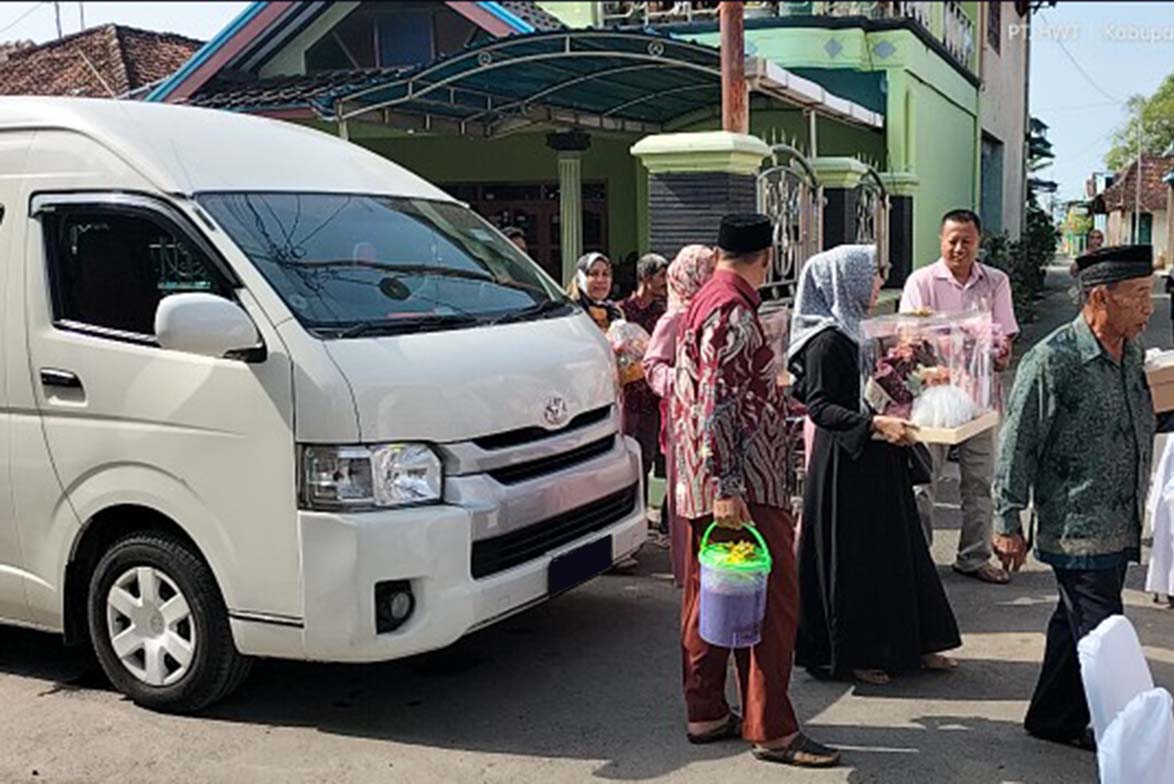 Hiace Wisata Trans