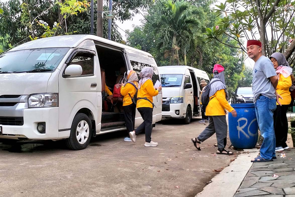 Sewa Toyota Hiace Setu