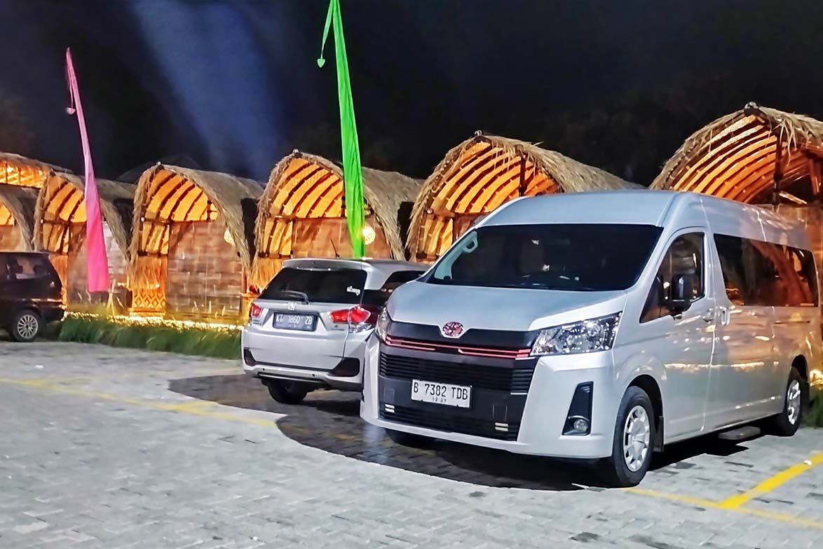 Sewa Hiace Pondok Benda