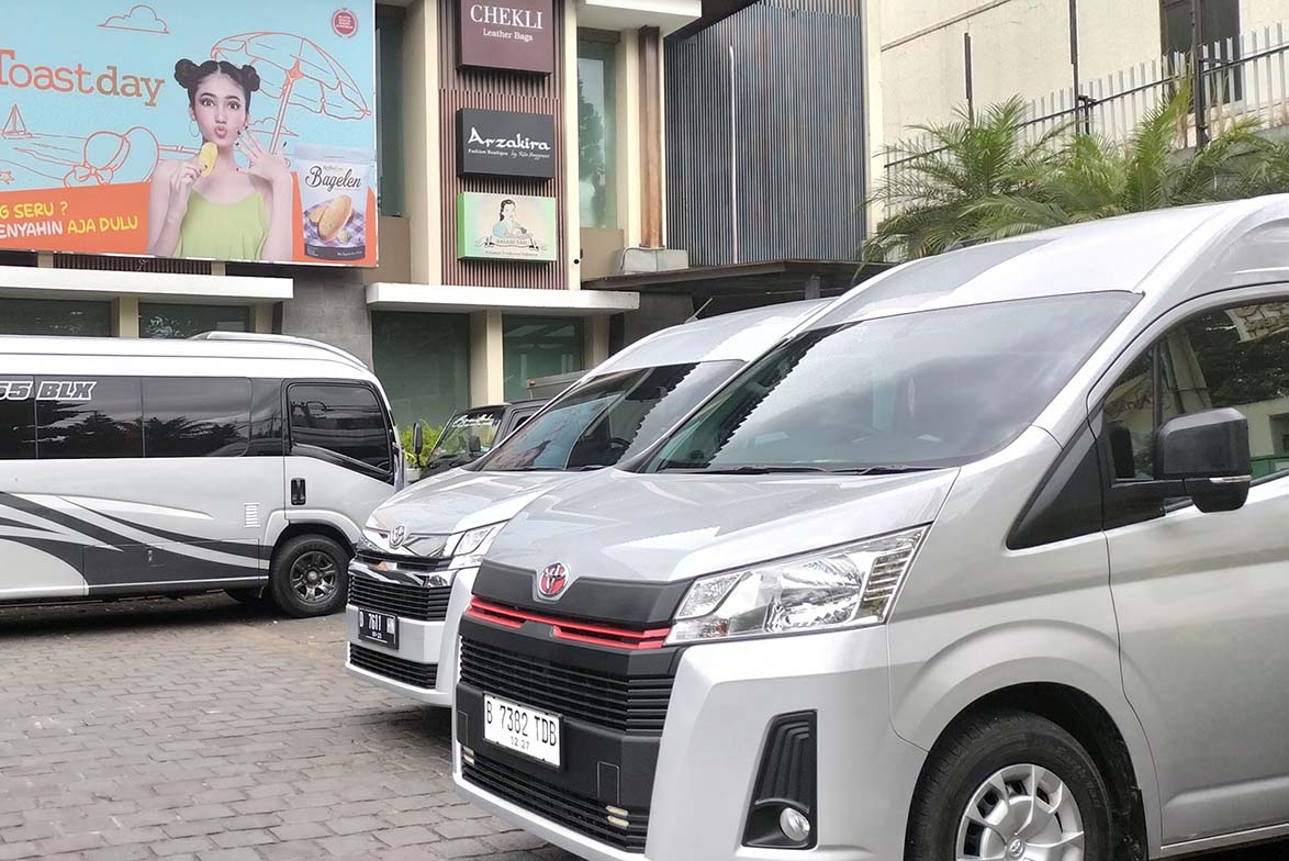 Sewa Toyota Hiace Lawanggintung