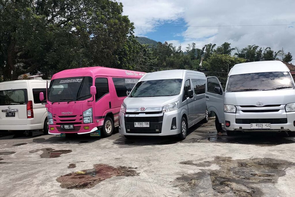Sewa Hiace Jakarta Bali
