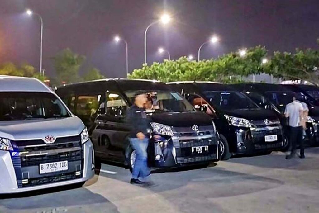 Sewa Hiace Luxury Jakarta