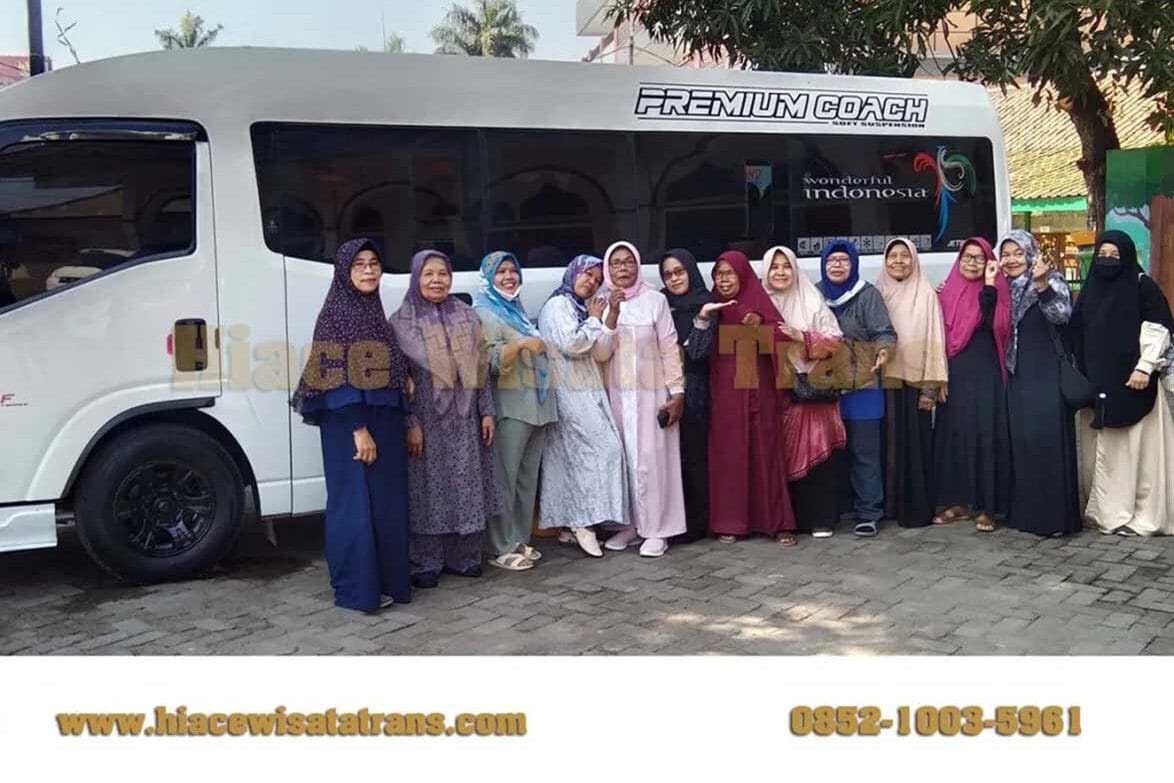 Sewa Toyota Hiace Cicurug