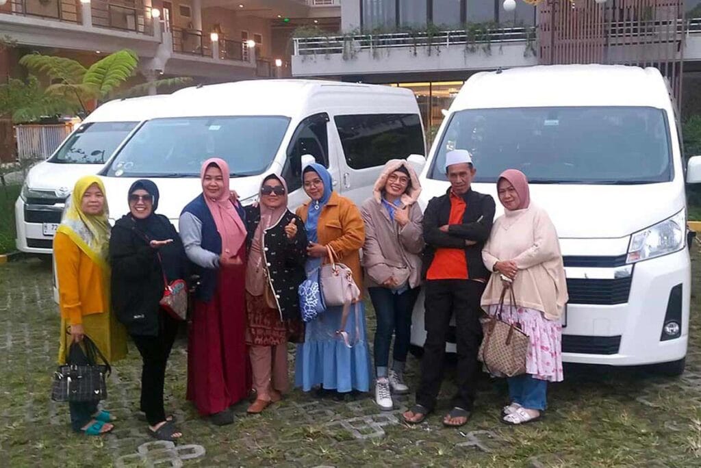 Sewa Toyota Hiace Cicurug