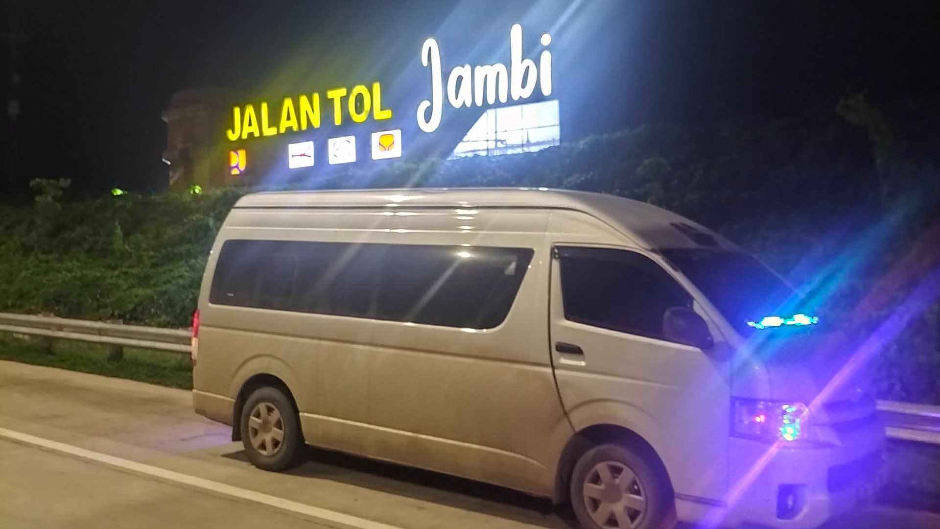 Sewa Mobil Hiace Jakarta Jambi