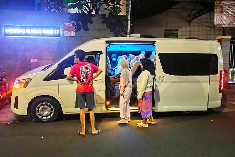 Sewa Hiace Cariu Bogor